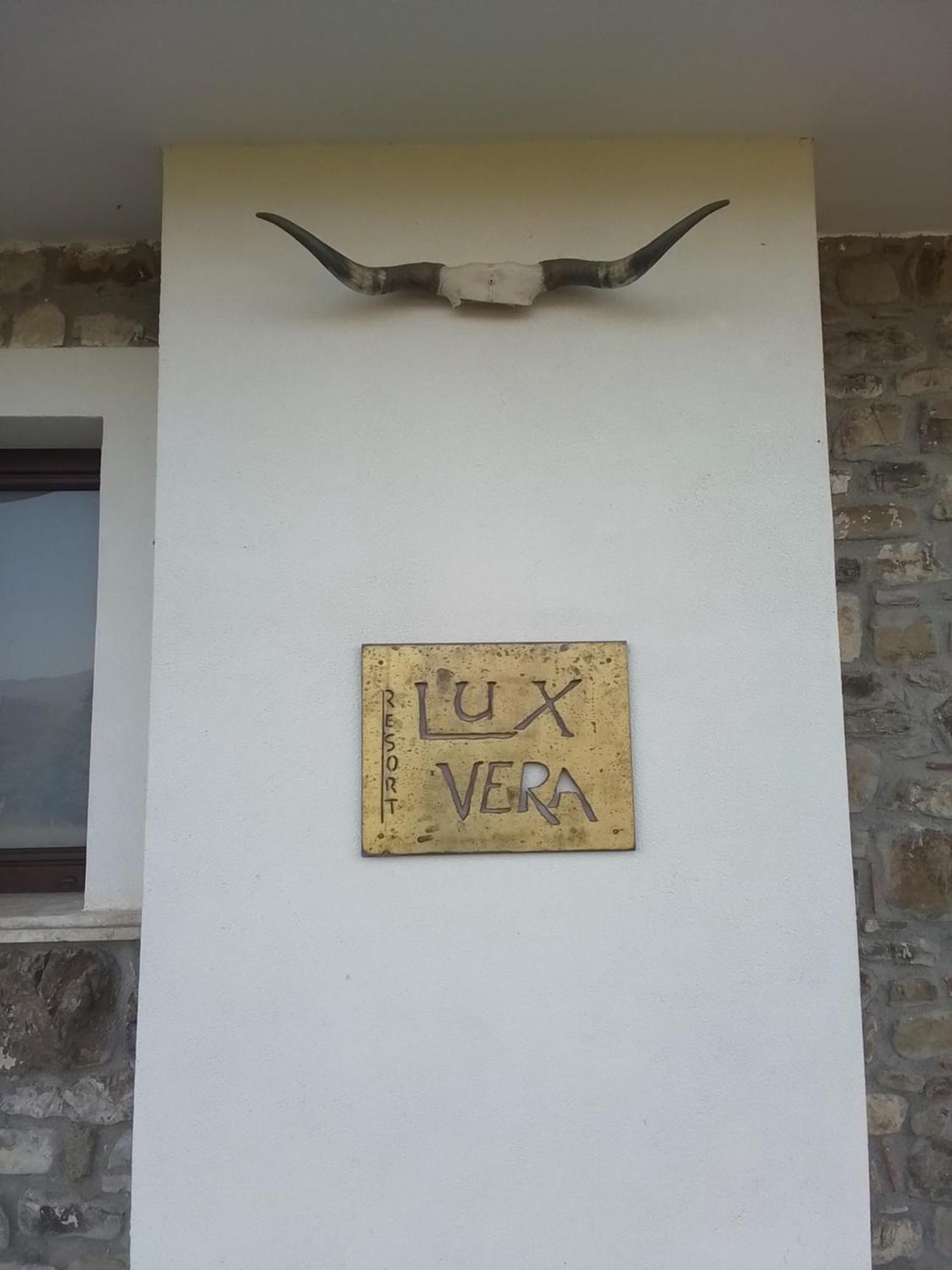 Lux Vera B & B 아그로폴리 외부 사진
