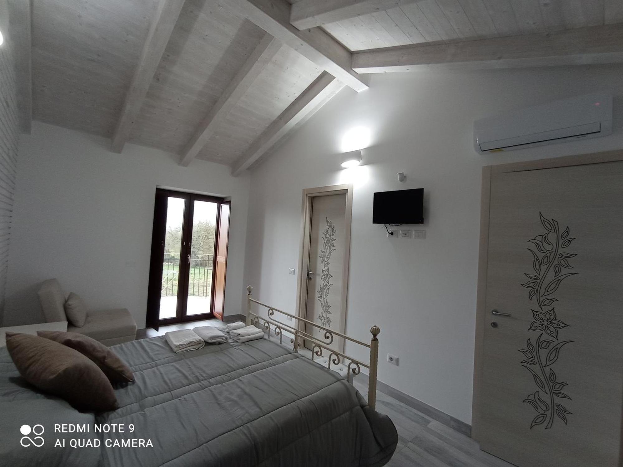 Lux Vera B & B 아그로폴리 외부 사진
