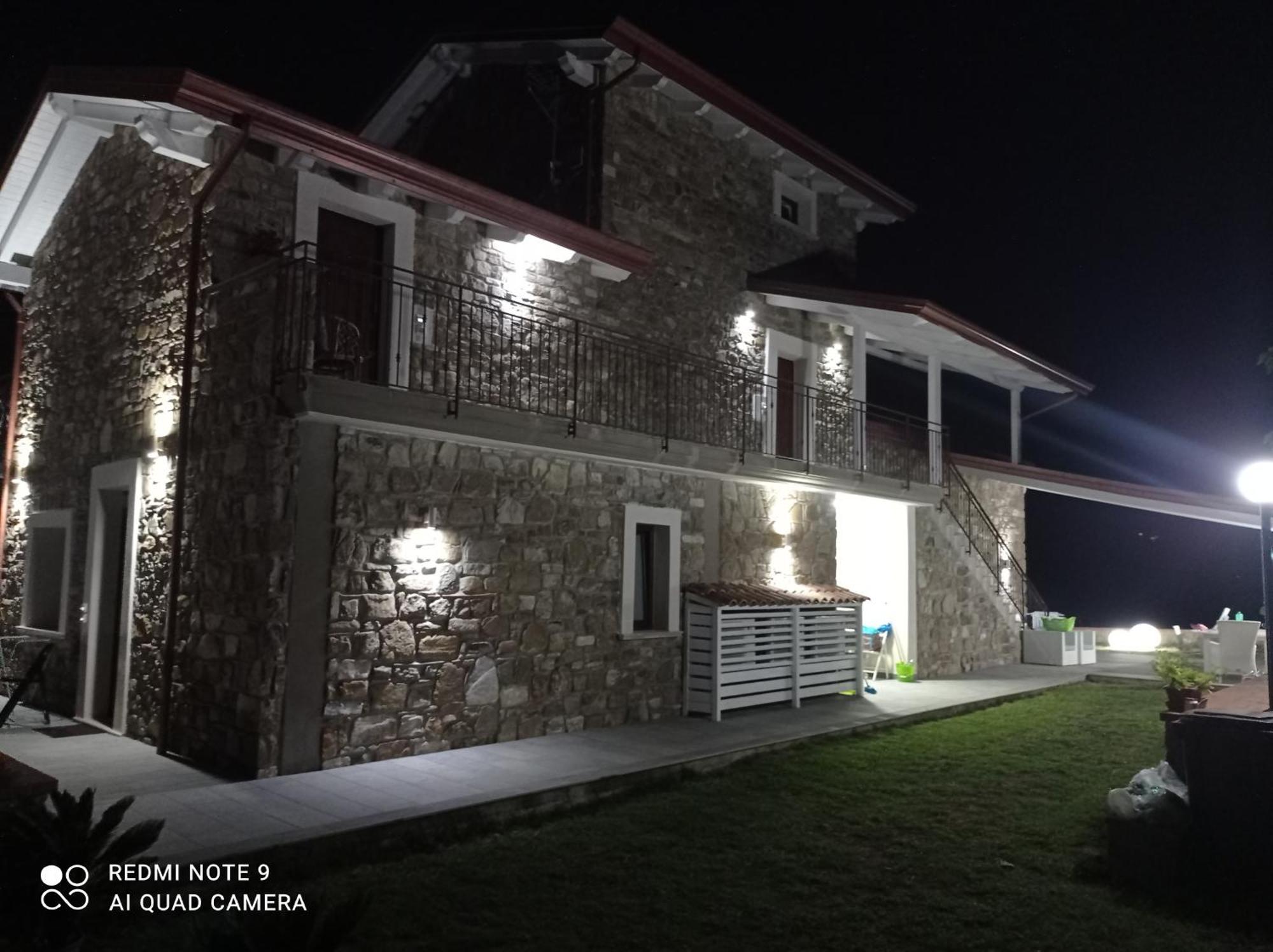 Lux Vera B & B 아그로폴리 외부 사진